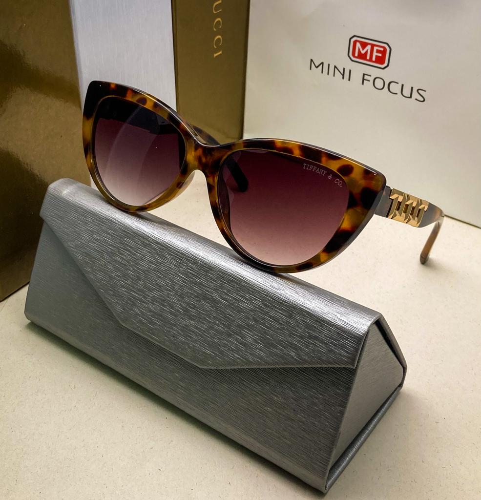 TIFFANY & CO™ | Classic R1