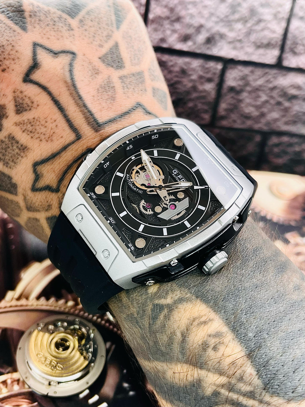 Gray helmet for bikers