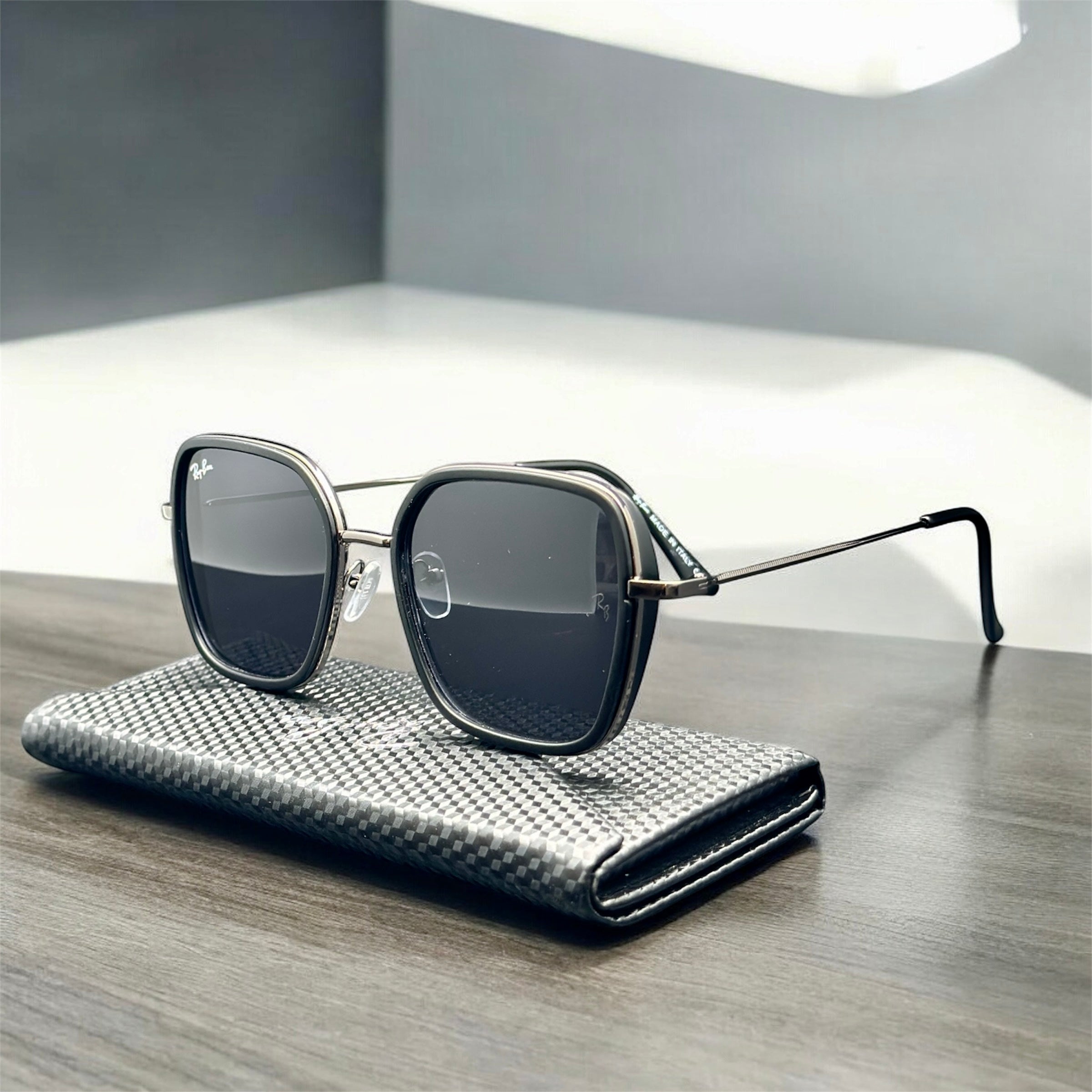 RAYBAN™ | Pentagonal