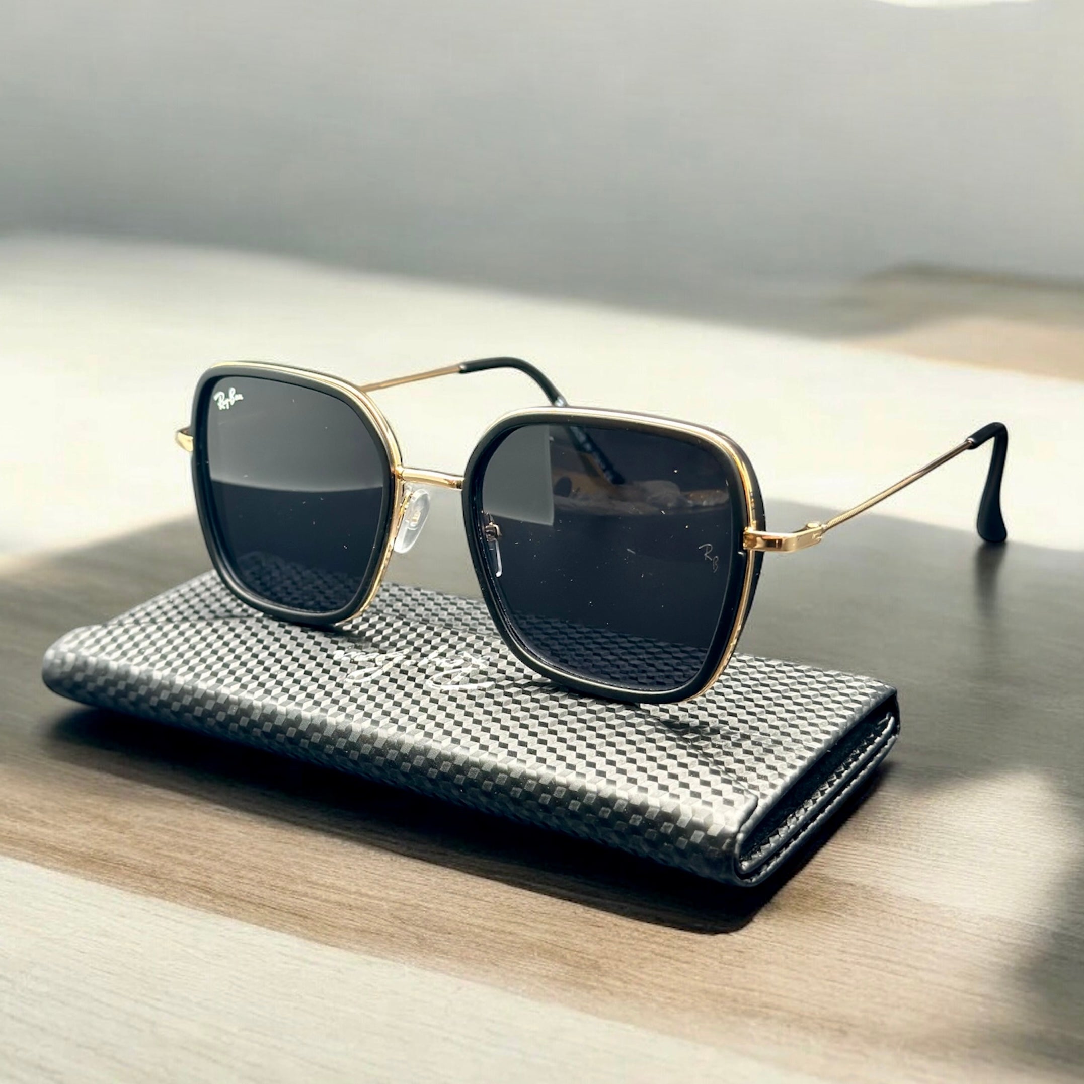 RAYBAN™ | Pentagonal