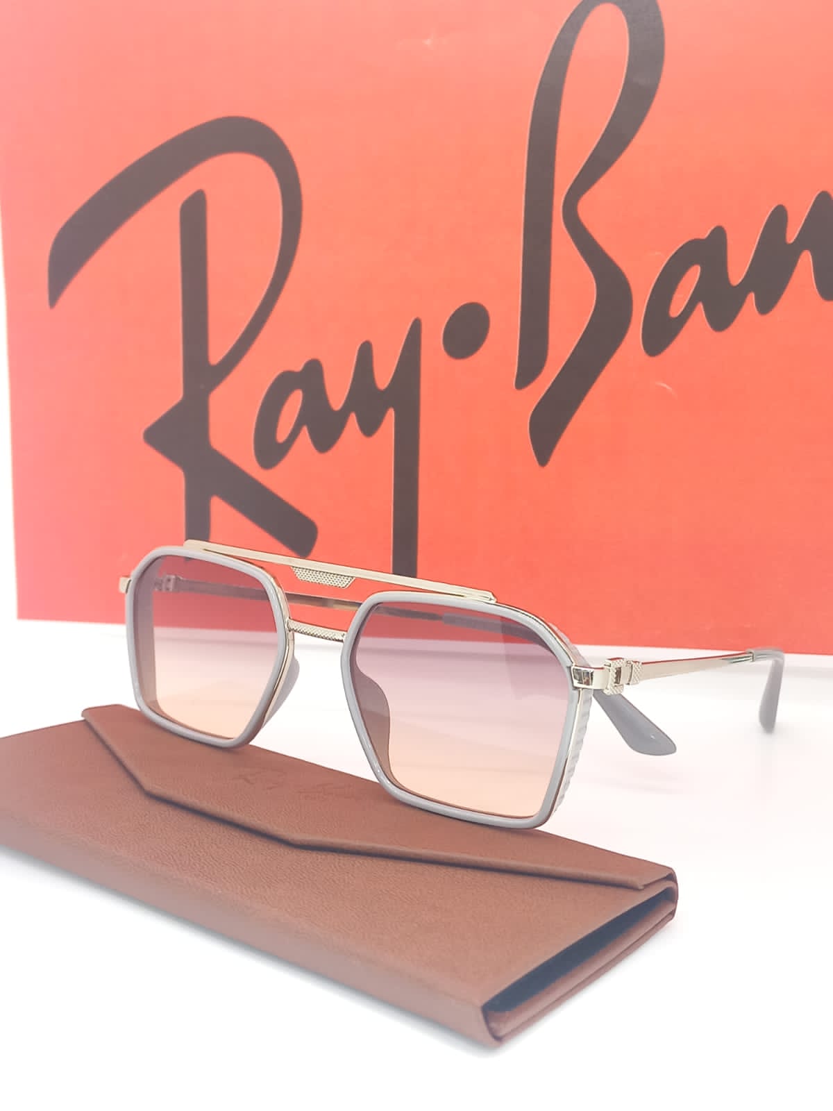 RAYBAN™ | Puente 1